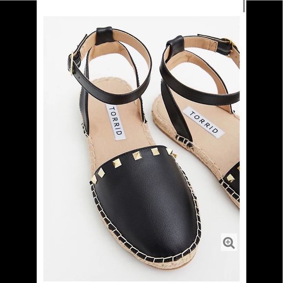 Black Faux Leather Studded Espadrille Flats 9 W - Picture 3 of 4